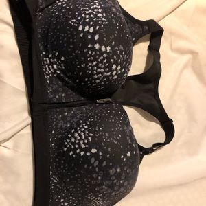 LAST CHANCE! Victoria’s Secret front closure bra